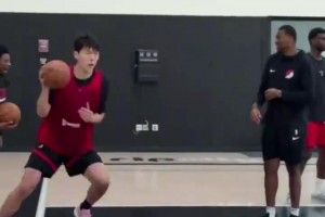 强度拉满！杨瀚森昨日开拓者队内训练曝光！